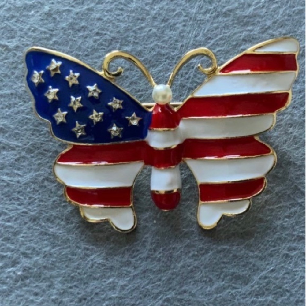 Vintage Patriotic American Flag Butterfly Brooch Gold Tone Enamel USA Pin 2"
